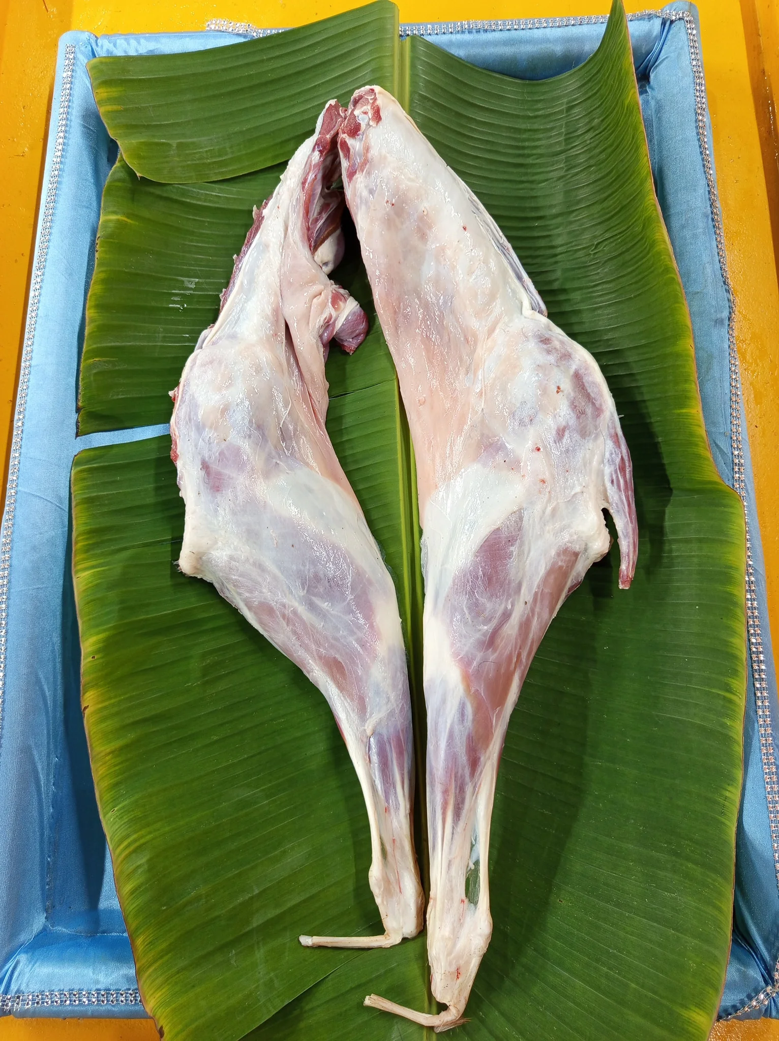 MUTTON WHOLE LEG-খাশীর পিছনের আস্ত রান